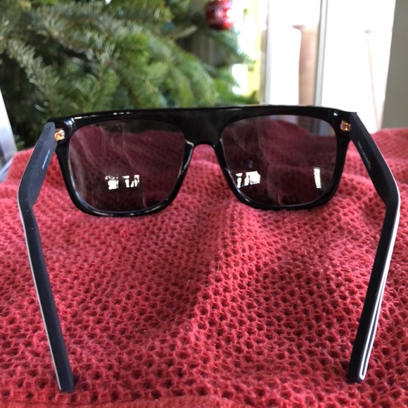 Black. New York inspired, Marc Jacobs. - Picture 3 of 6